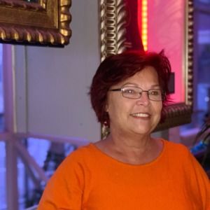 Meet your Posher, Elizabeth